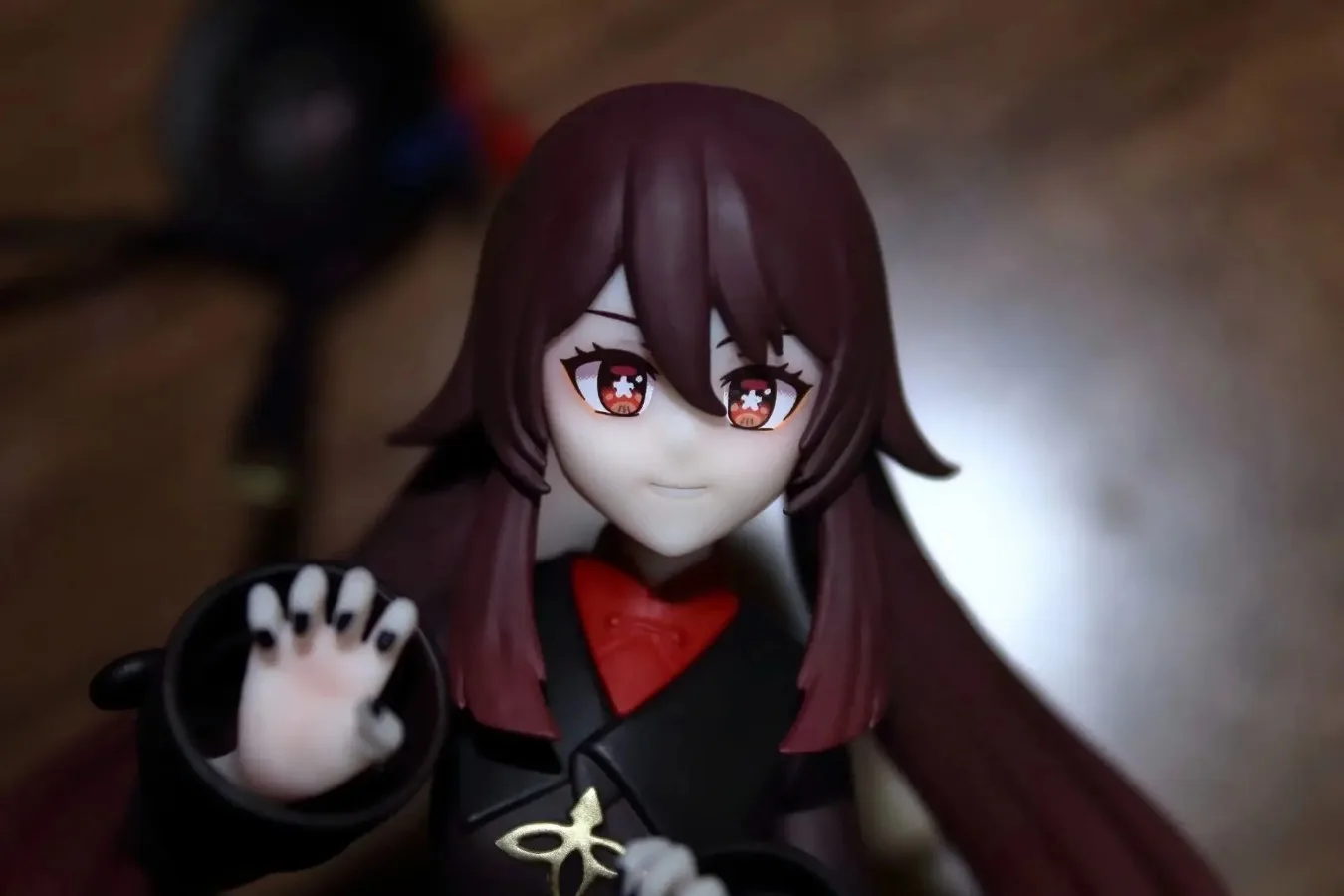 Genshin Impact דמות הו טאו לשולחן PVC 20 ס"מ (Genshin Impact Hu Tao Figure Desktop PVC Model 20cm) 4